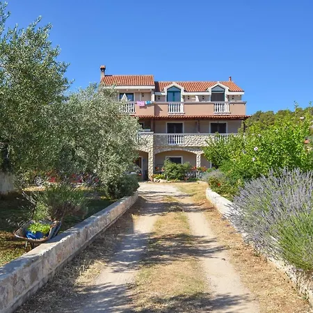 Apartment Studenac *